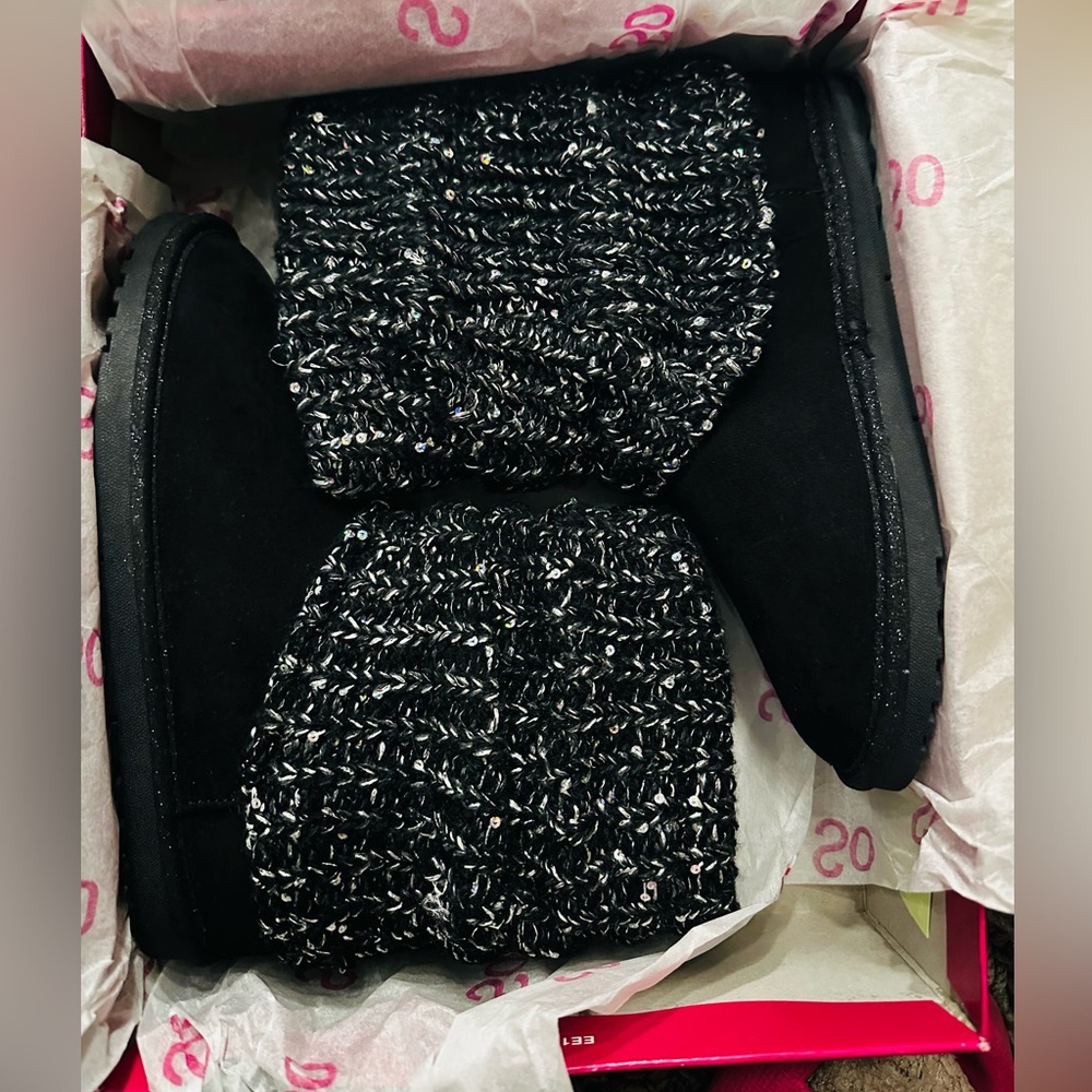 SO Emma Girls’ Sweater Boots New with tags size 3Y